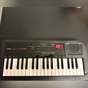 Yamaha Piano Keyboard